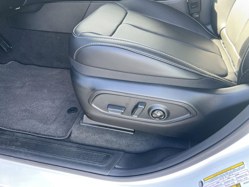 New 2025 Jeep Grand Cherokee Limited 4x4Image 14