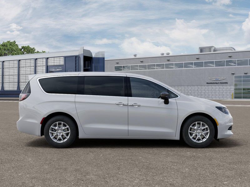New 2026 Chrysler Voyager LX