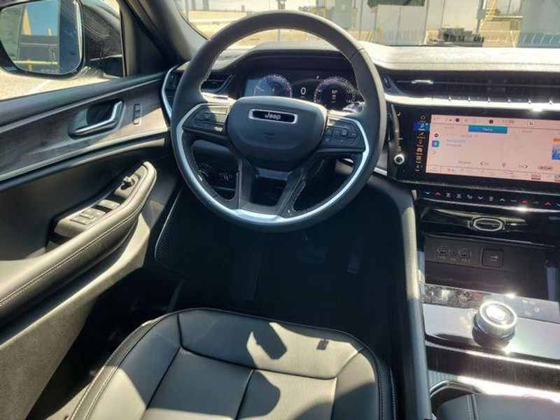 New 2026 Jeep Grand Cherokee L Limited 4x2