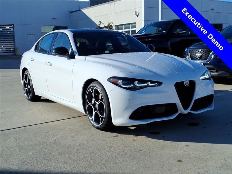 New 2025 Alfa Romeo Giulia RWDImage 4