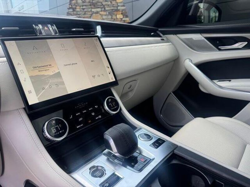 2025 Jaguar F-PACE R-Dynamic S