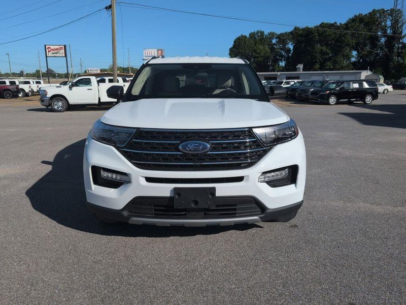 2023 Ford Explorer XLTImage 8