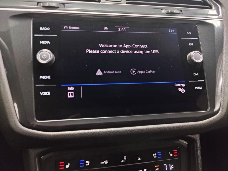 Used 2024 Volkswagen Tiguan AWD SEL R-Line w/Sunroof/NavImage 28