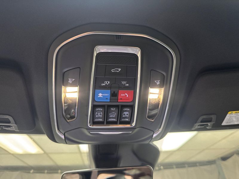 2025 Jeep Grand Cherokee Limited 4x4Image 16