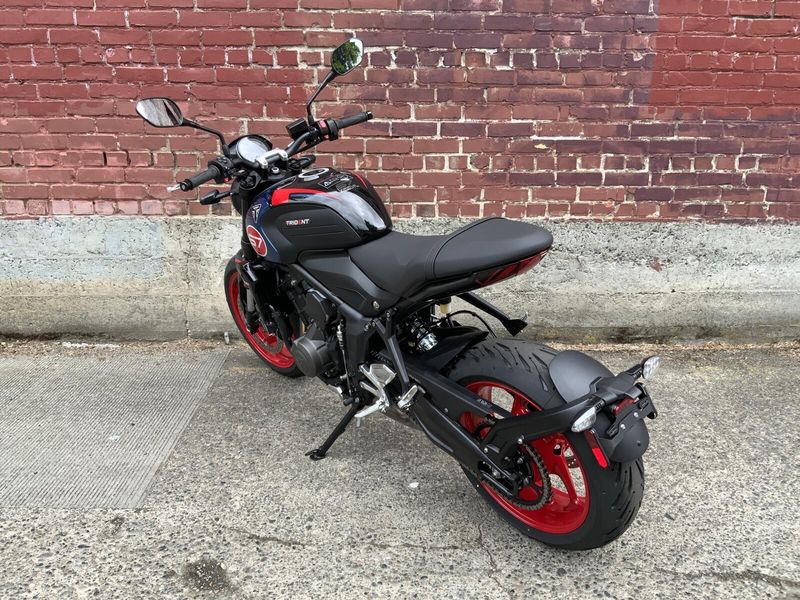 2026 Triumph TRIDENT 660 TRIPLE TRIBUTE EDITION