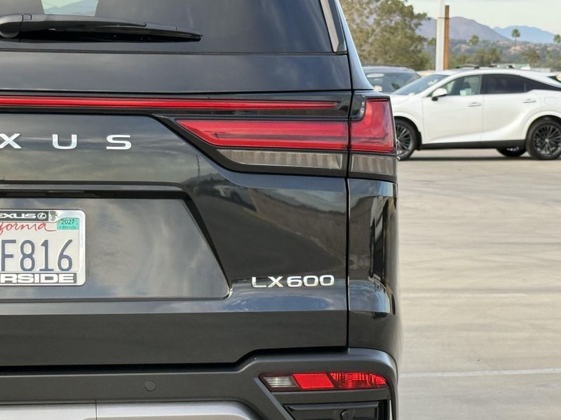 Used 2024 Lexus LX 600 PremiumImage 13
