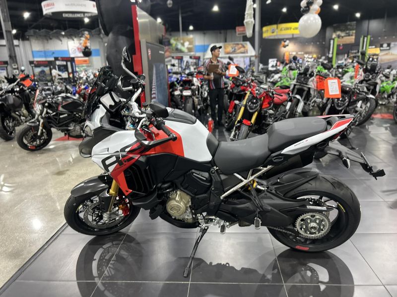 New 2025 Ducati MULTISTRADA V4 RS Image 9