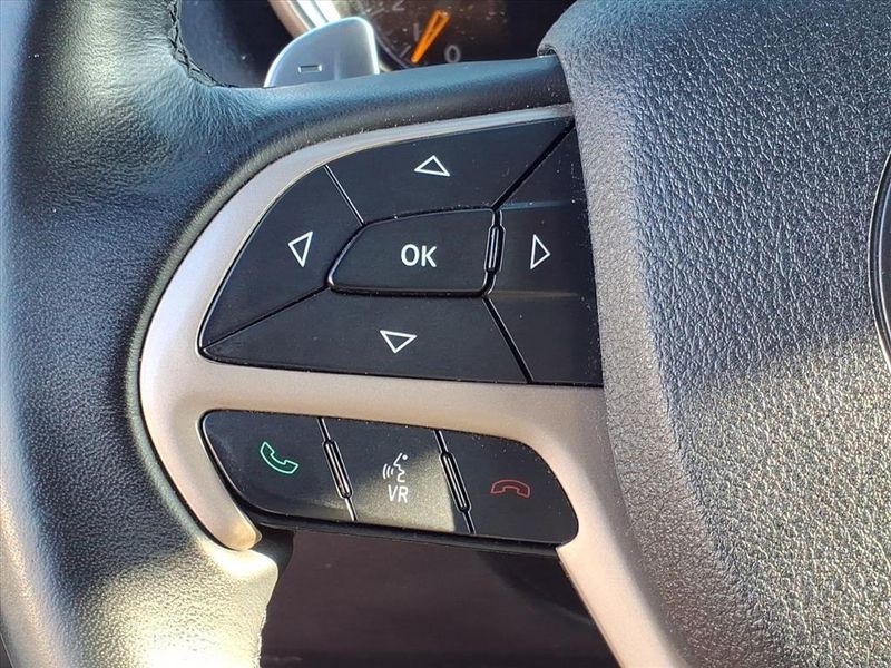 Used 2017 Jeep Grand Cherokee LaredoImage 20