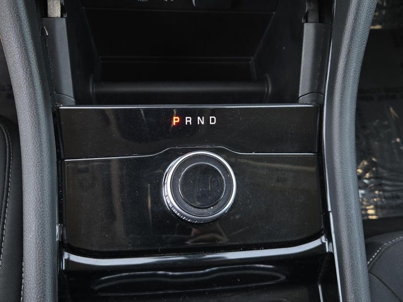 Used 2023 Jeep Grand Cherokee Laredo 4x2