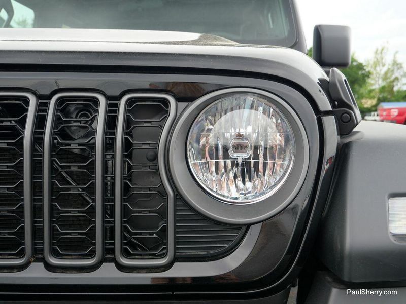 2025 Jeep Wrangler 2-door SportImage 15