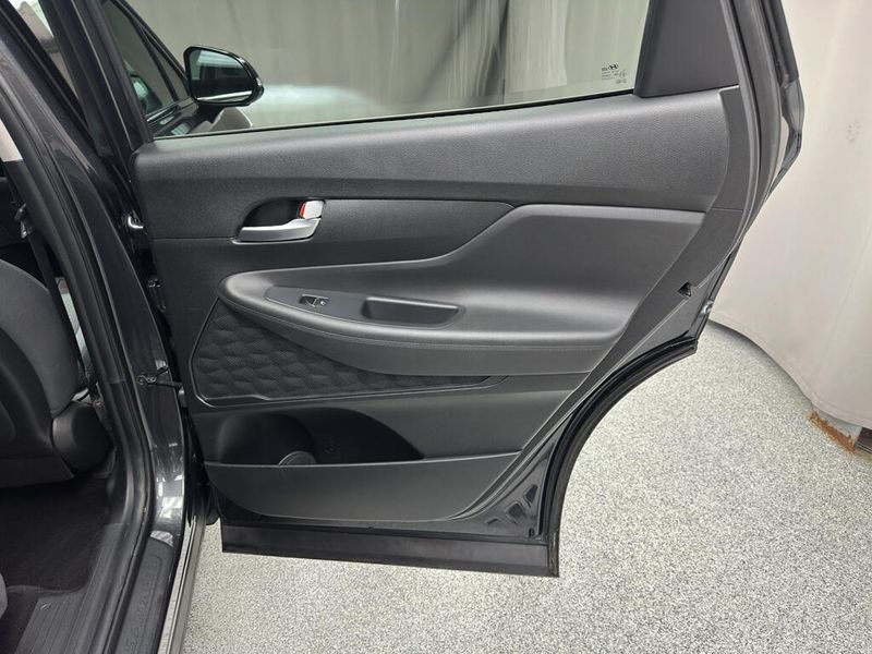 Used 2023 Hyundai Santa Fe SELImage 15