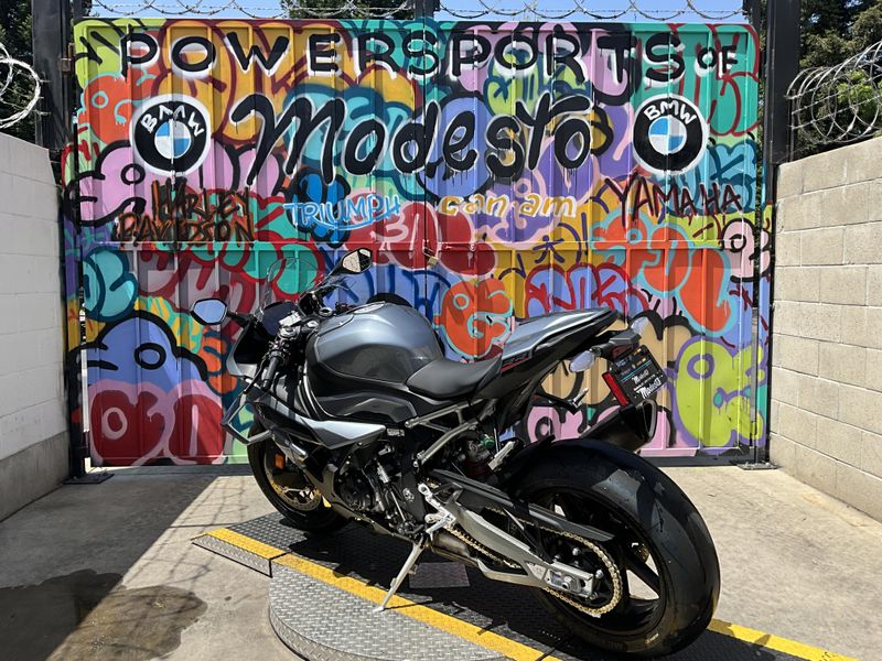 2025 BMW S 1000 RR Image 5