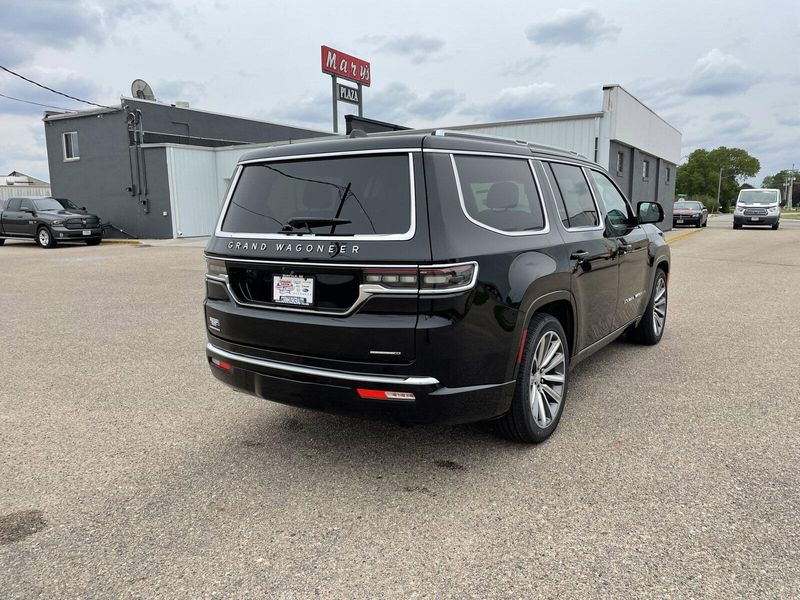 2022 Grand Wagoneer Series II 4x4Image 8