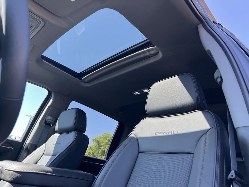 2026 Gmc Sierra HD Denali photo 40