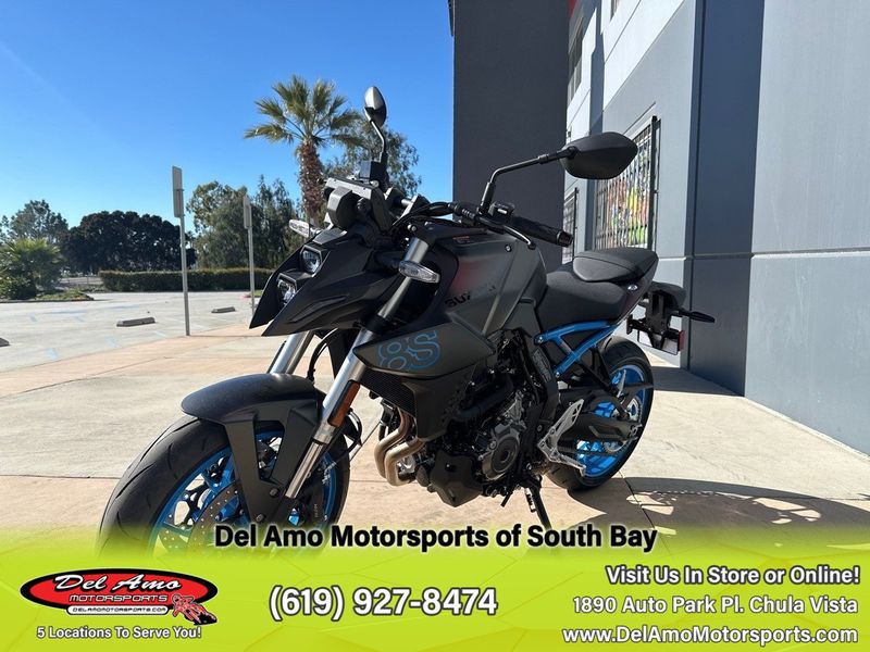 2024 Suzuki GSX800RQM4  in a BLACK exterior color. Del Amo Motorsports of South Bay (619) 547-1937 delamomotorsports.com 