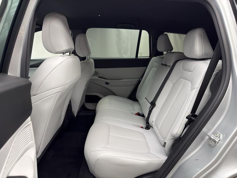 New 2026 Jeep Cherokee Limited 4x4Image 13