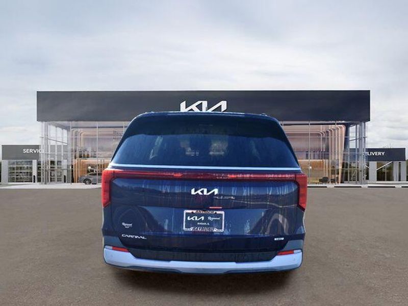 New 2026 Kia Carnival Hybrid EXImage 5