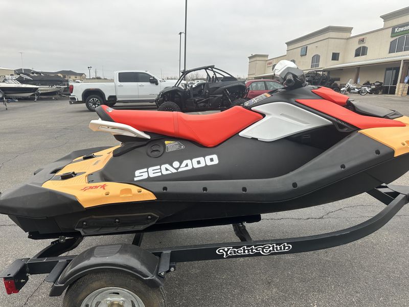 2025 SEADOO SPARK FOR 3 CONVENIENCE PACKAGE WITH SOUND SYSTEM SUNRISE ORANGE AND DRAGON RED Image 5