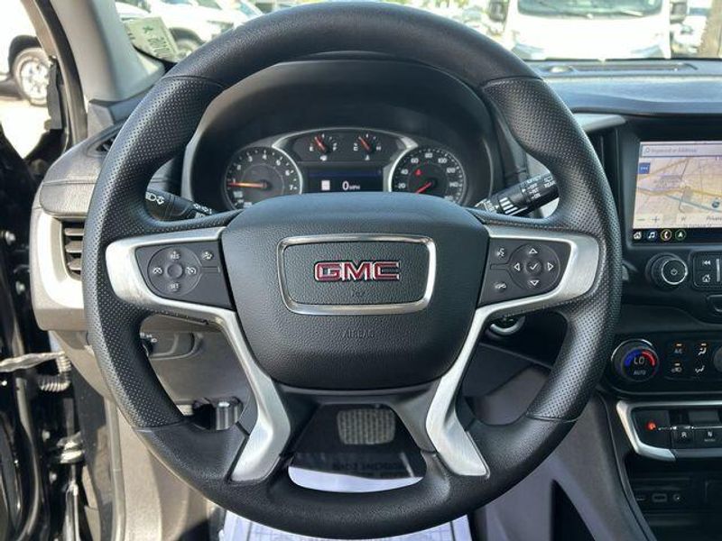 Used 2022 GMC Terrain SLEImage 21