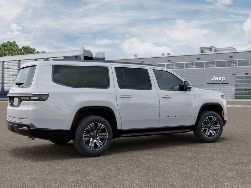 2026 Jeep Grand Wagoneer L 4x4Image 2