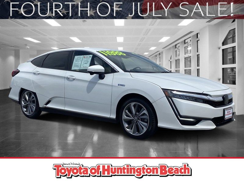 Used 2018 Honda Clarity Plug-In Hybrid TouringImage 1