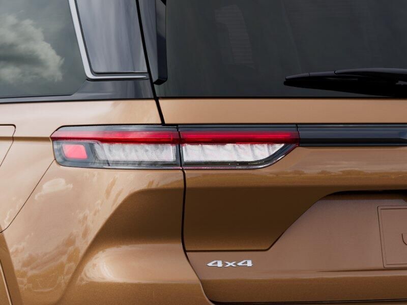 New 2026 Jeep Grand Cherokee Limited Reserve 4x4Image 9