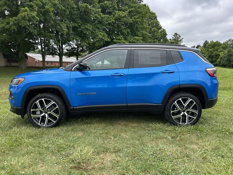 2025 Jeep Compass Limited photo 7