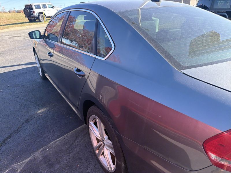 Used 2014 Volkswagen Passat TDI SE w/SunroofImage 9