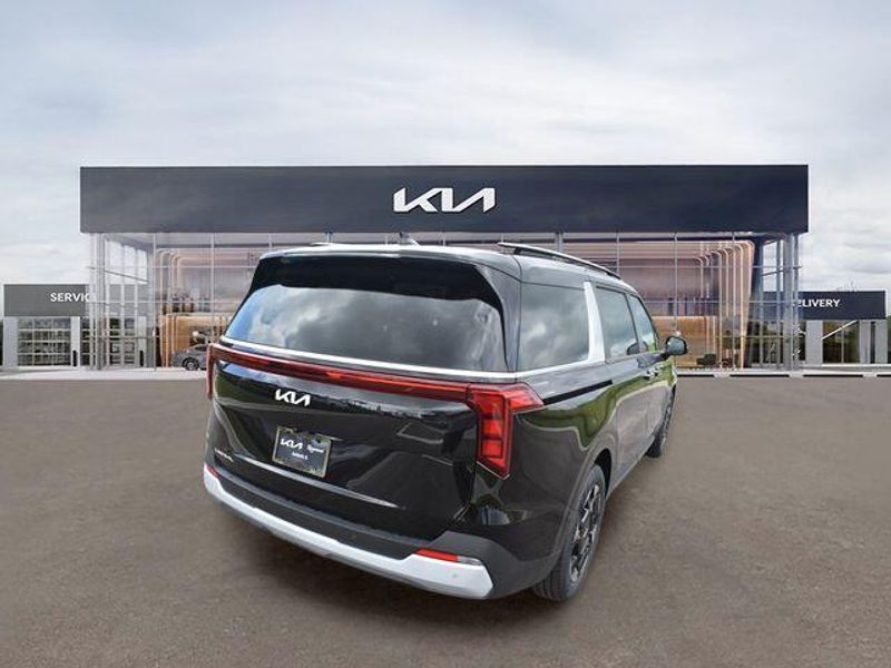 New 2026 Kia Carnival EXImage 4