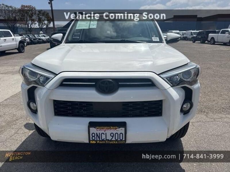 2020 Toyota 4Runner SR5 PremiumImage 2