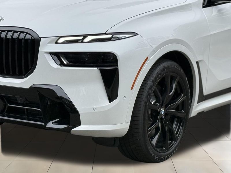 2026 BMW X7 xDrive40iImage 11