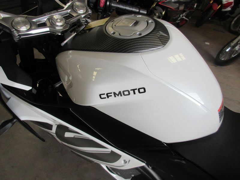 NEW 2026 CFMOTO 300SS Image 19
