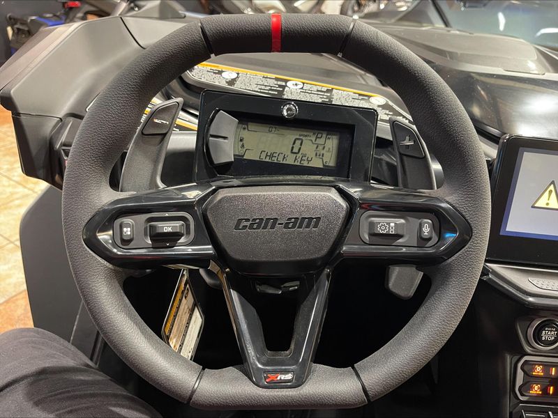 2025 Can-Am MAVERICK R MAX X RS WITH SMART-SHOX 999T DCT Image 10