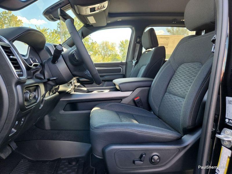 New 2026 RAM 1500 Big Horn Crew Cab 4x4 5'7' Box