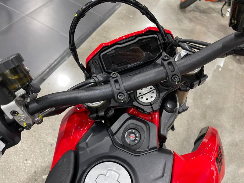 New 2025 Ducati HYPERMOTARD 698 Image 23