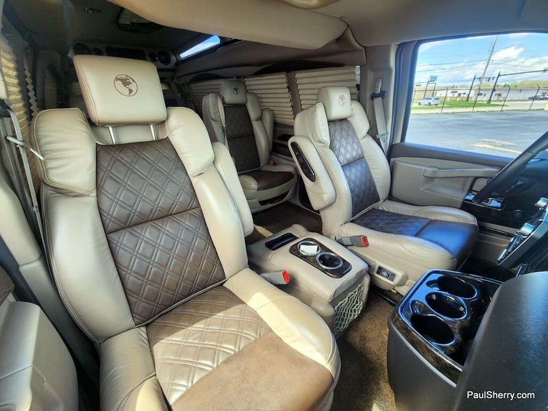 2023 Chevrolet Express Image 30
