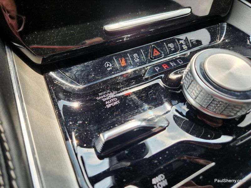 2024 Jeep Wagoneer Series II CarbideImage 51