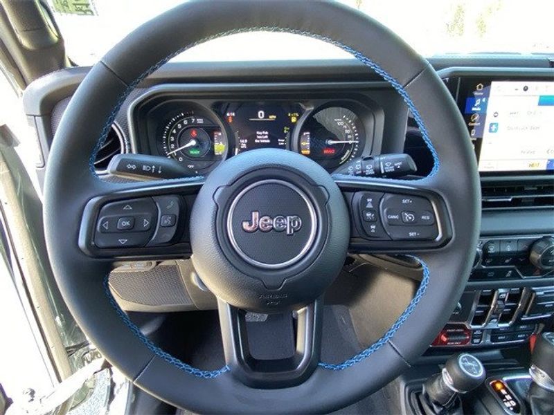 2024 Jeep Wrangler 4-door Rubicon 4xeImage 17