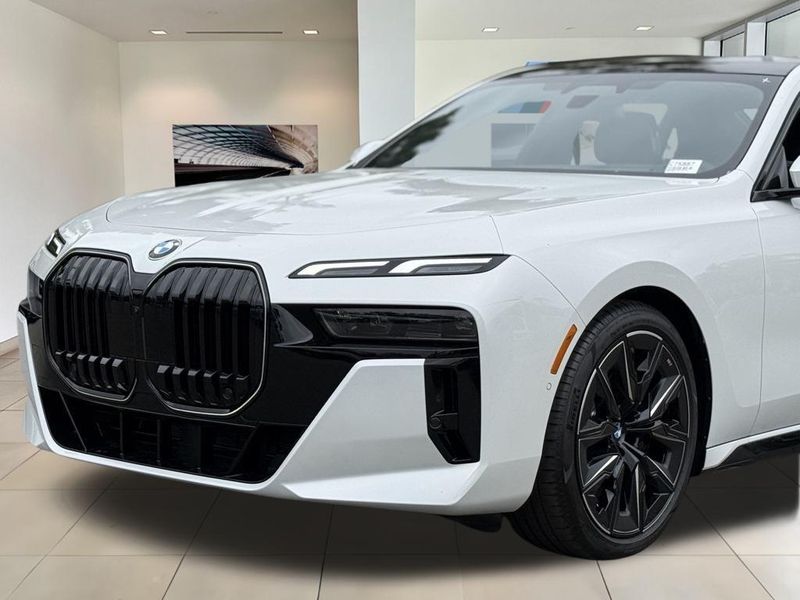 2025 BMW 7 Series 760i xDriveImage 10