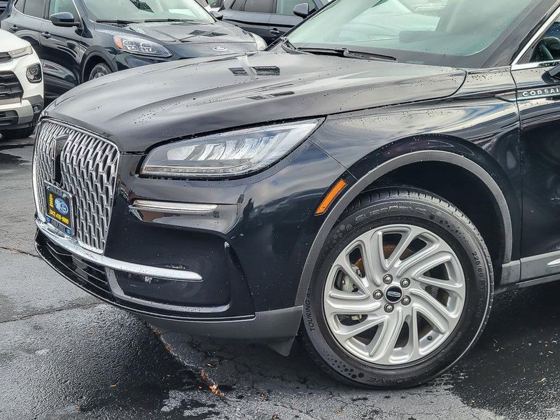 2023 Lincoln Corsair Standard photo 2