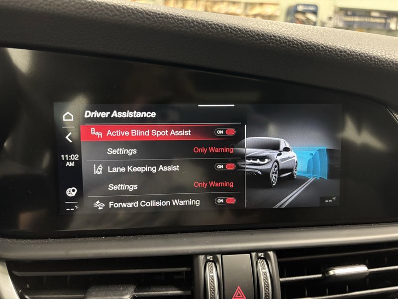 2024 Alfa Romeo Giulia Ti Q4 AWD w/Sunroof/Nav/Activ AsstImage 22