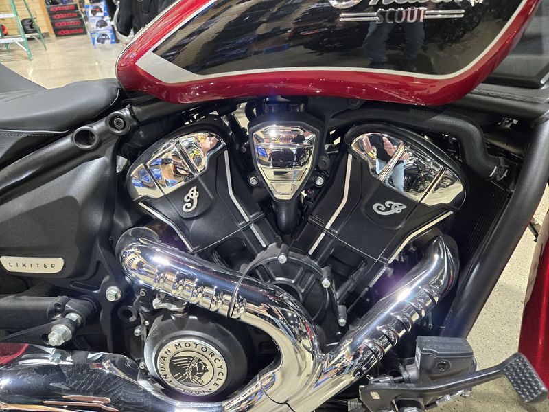 2025 Indian Motorcycle INDIAN SCOUT CLASSIC LIMITED WITH TECHNOLOGY PACKAGE SUNSET RED METALLIC Image 12