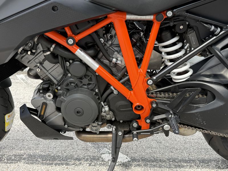 2024 KTM 1290 Super Duke GT