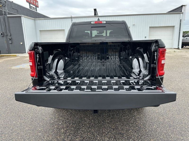 2025 RAM 1500 Big Horn Crew Cab 4x4 5