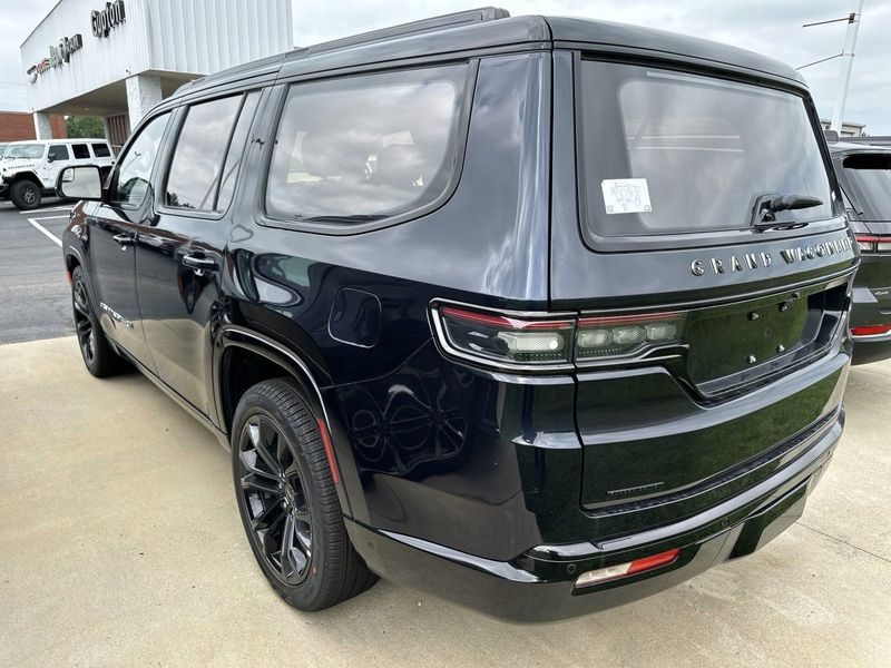 2023 Grand Wagoneer Obsidian 4X4Image 11