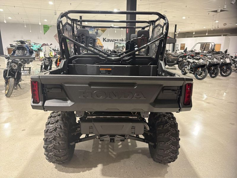 New 2025 Honda PIONEER 1000-6 DLX CREW Image 16