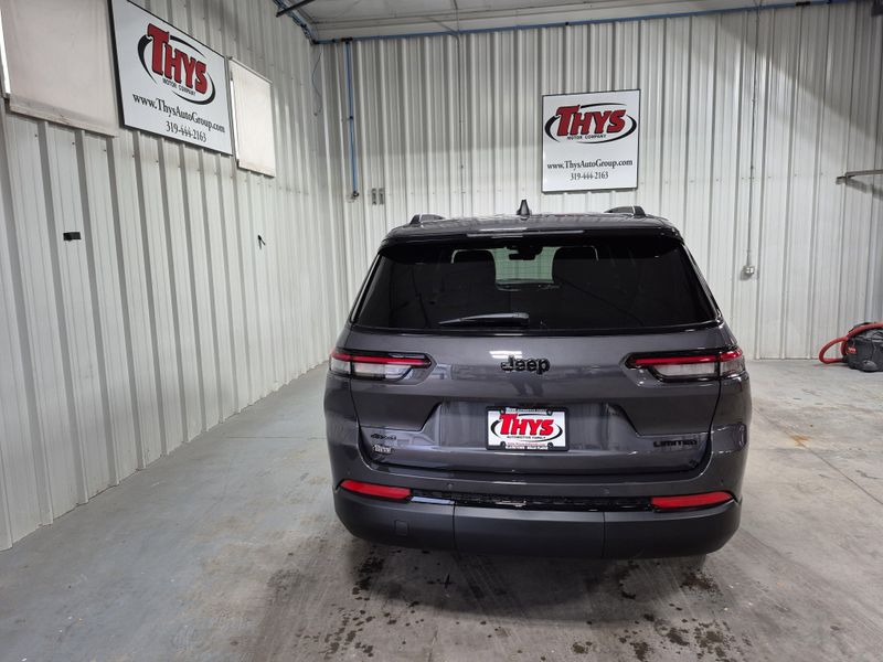 New 2025 Jeep Grand Cherokee L Limited 4x4Image 14