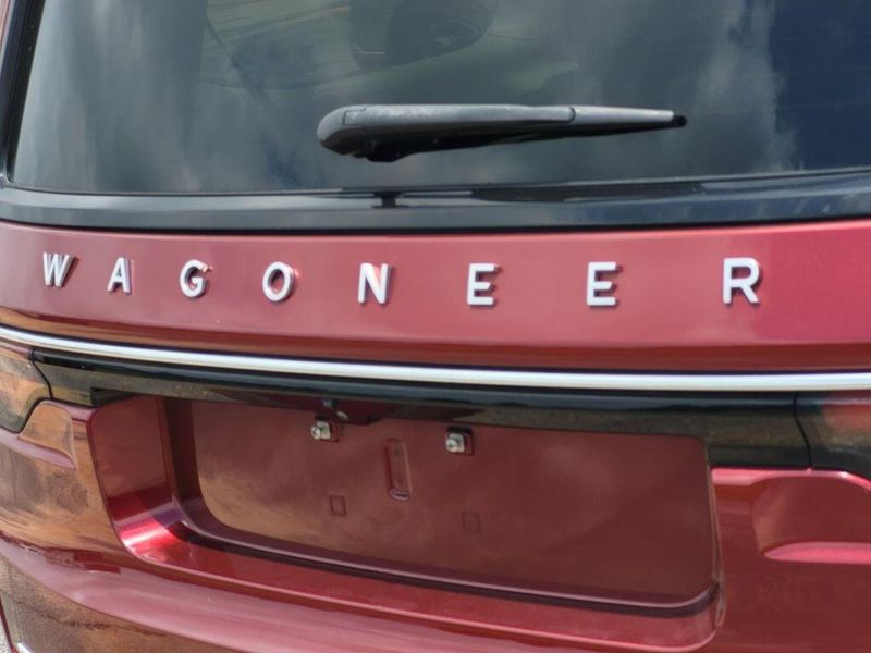 2022 Jeep Wagoneer Series IIIImage 8