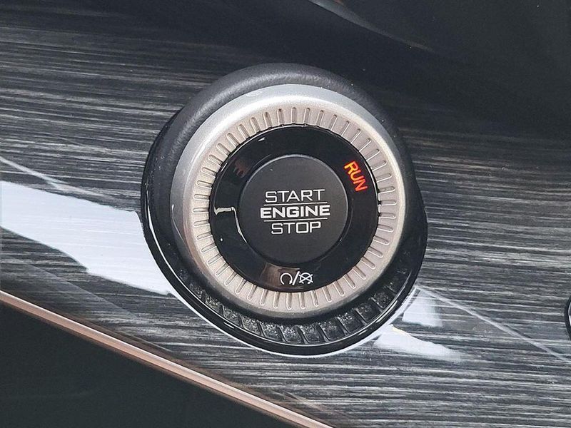 2022 Jeep Wagoneer Series IIIImage 16