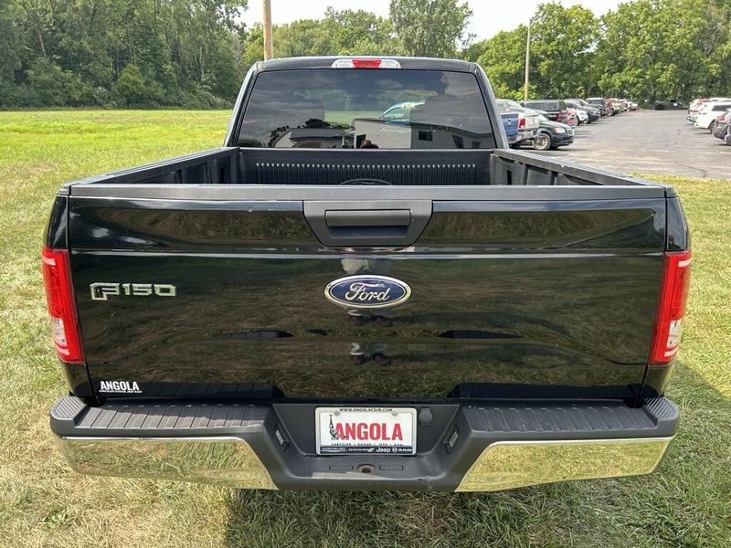 2017 Ford F-150 XLT photo 4